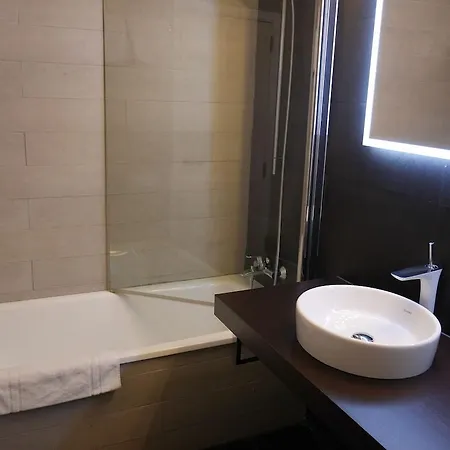 Hotel Western Centre 3*