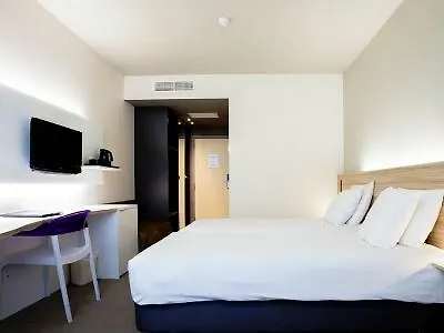Western Centre מלון 3*
